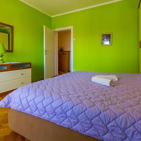 Two-bedroom In Xi Apartment