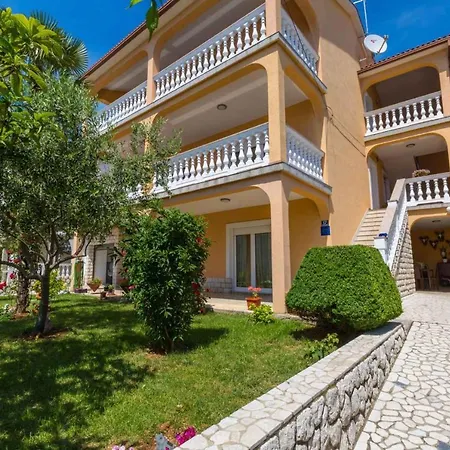 Two-bedroom In Xi Crikvenica