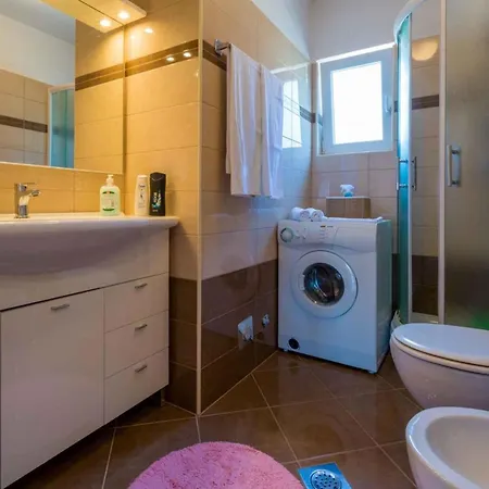 Two-bedroom In Xi Crikvenica