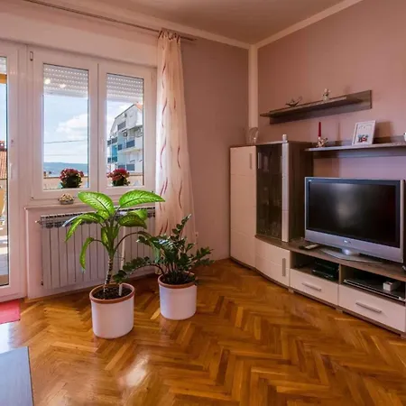 Two-bedroom In Xi Crikvenica