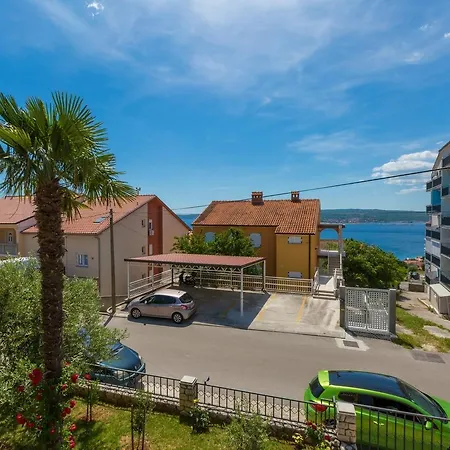 Two-bedroom In Xi * Crikvenica