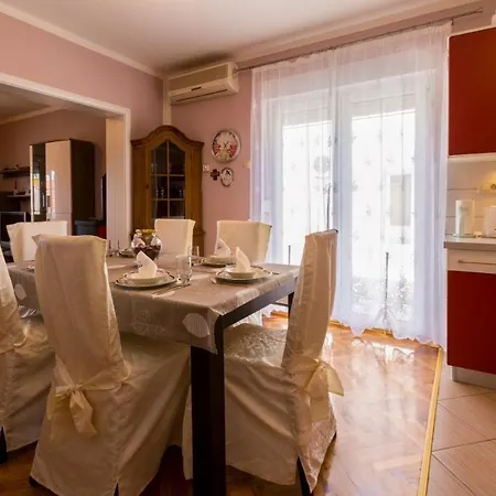Two-bedroom In Xi Apartment