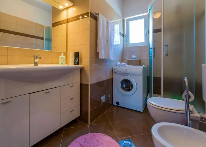 Two-bedroom In Xi Crikvenica